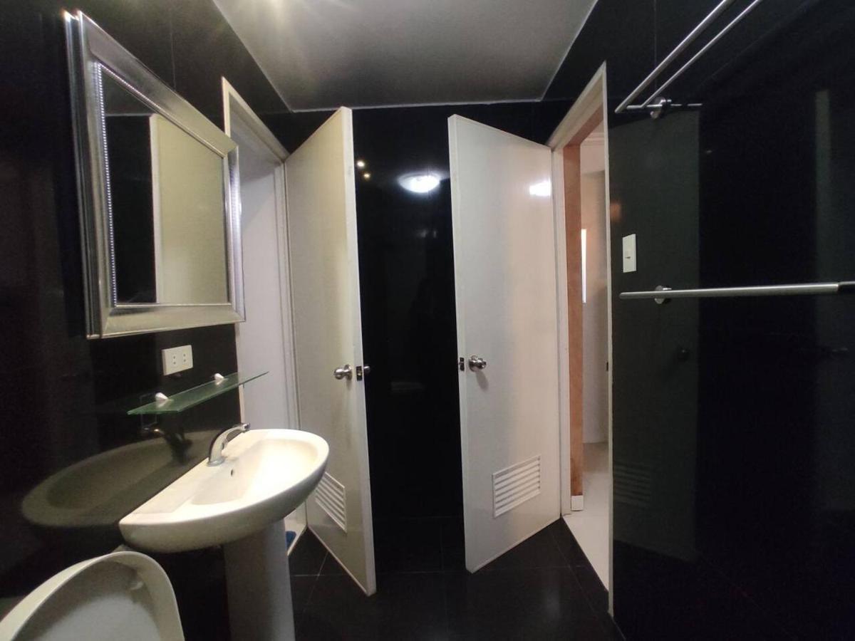 2Br Condo At Kandi Tower 2 Angeles Buitenkant foto